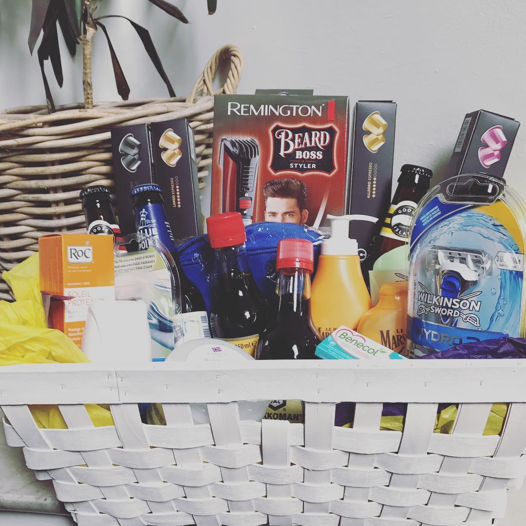 #CONTEST ALERT: Post the coolest picture of you and your daddy with the #Peppermintdaddy hashtag and tag us on the picture to try to win this amazing box. Because your daddy is awesome and deserves the best. Winner will be announced Monday 12/6 #concours #wedstrijd